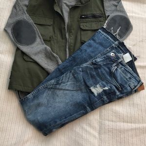 NWOT Never worn!!! H&M distressed denim